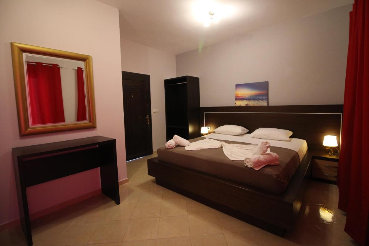 Hotel Prishtina Sarandë Exterior foto